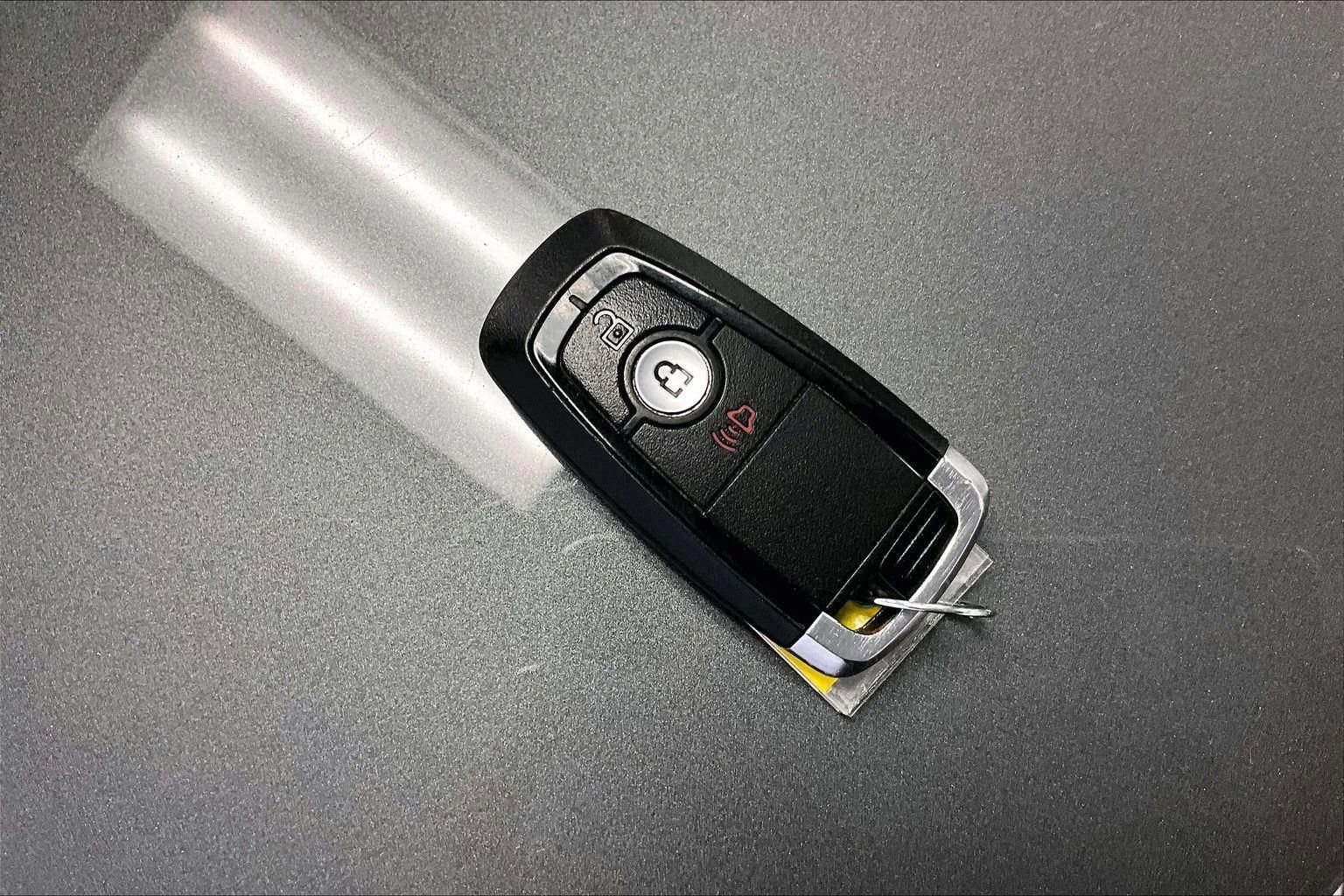 Certified 2022 Ford Escape SE image 9