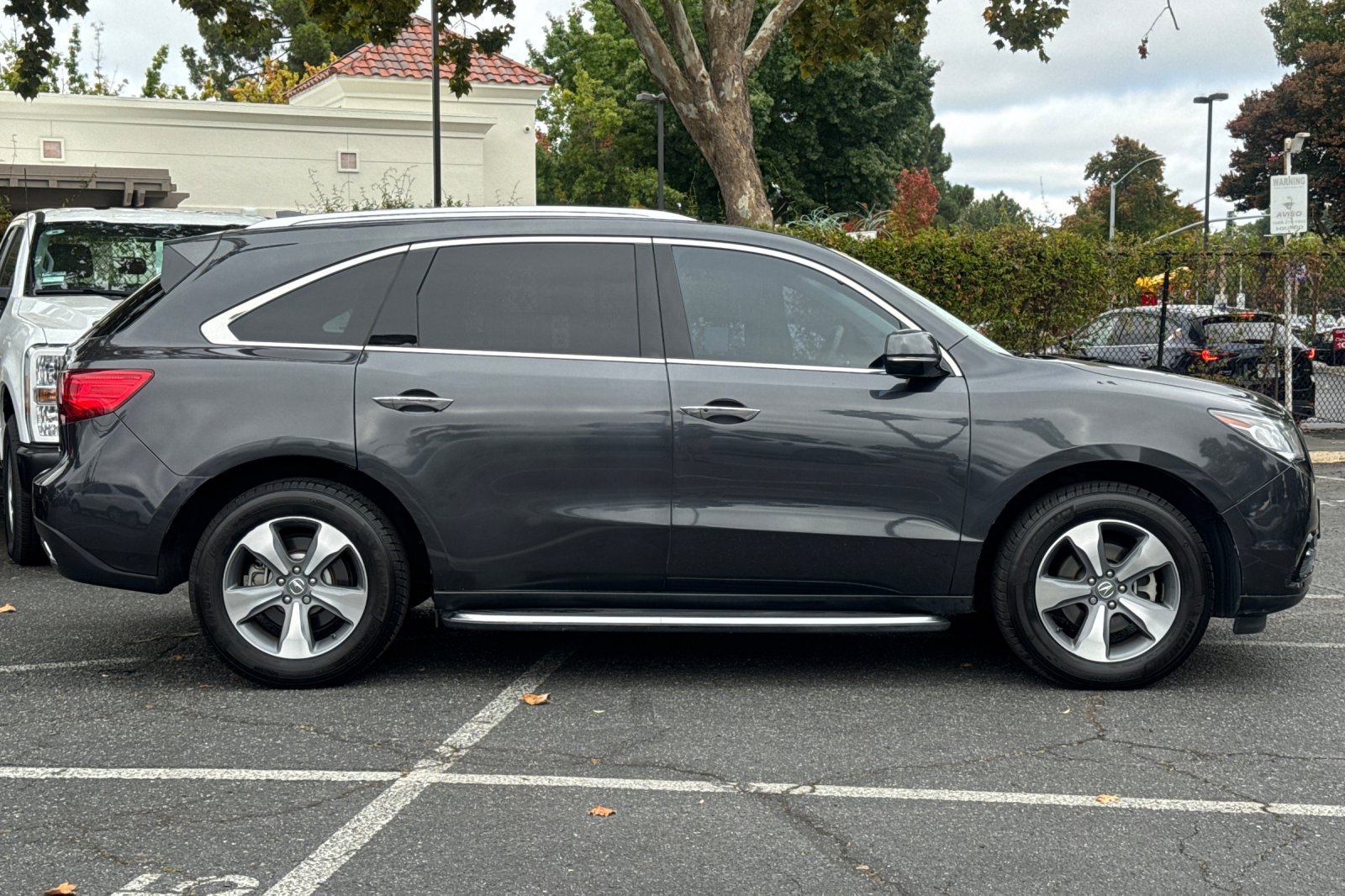 Used 2016 Acura MDX SH-AWD image 3