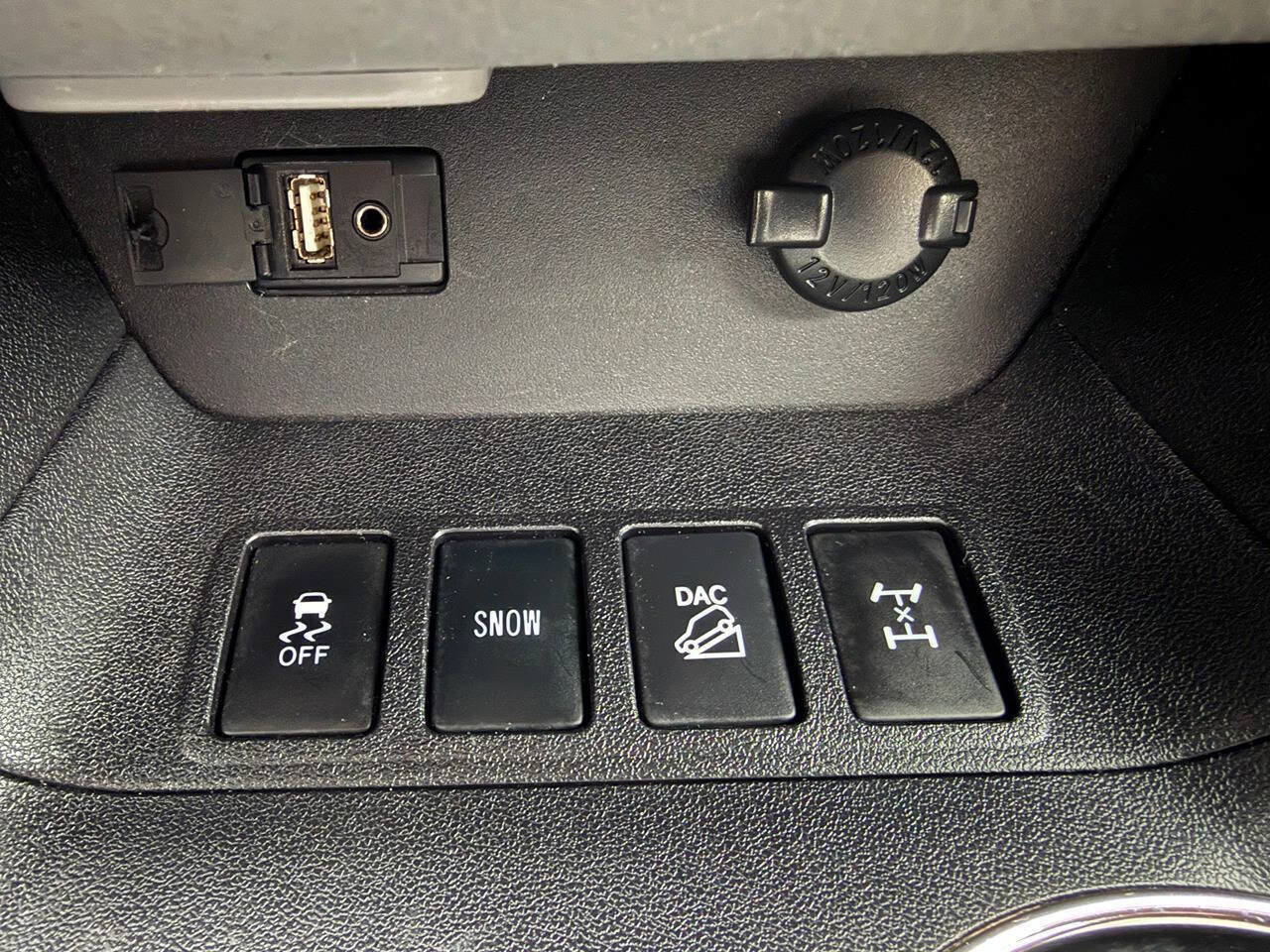 Used 2016 Toyota Highlander XLE AWD/4WD image 23