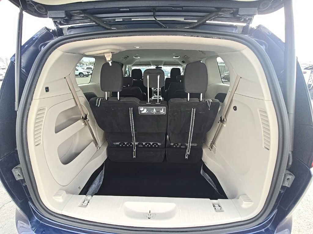 Used 2020 Chrysler Pacifica Touring w/ Advanced Safetytec Group image 25