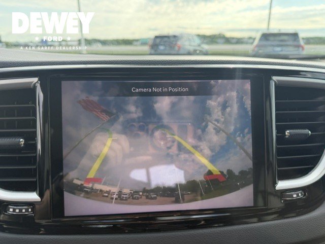 Used 2023 Chrysler Pacifica Touring-L FWD image 17