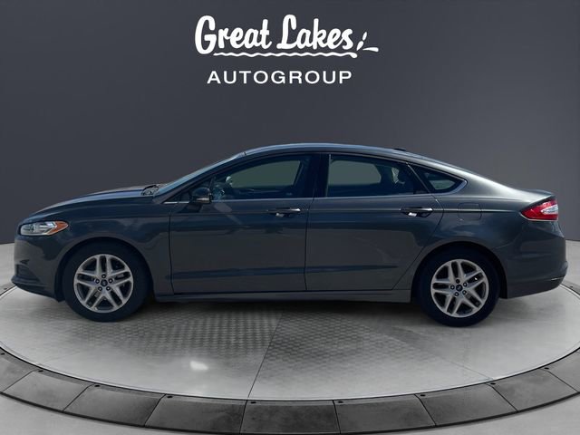 Used 2016 Ford Fusion SE FWD image 2