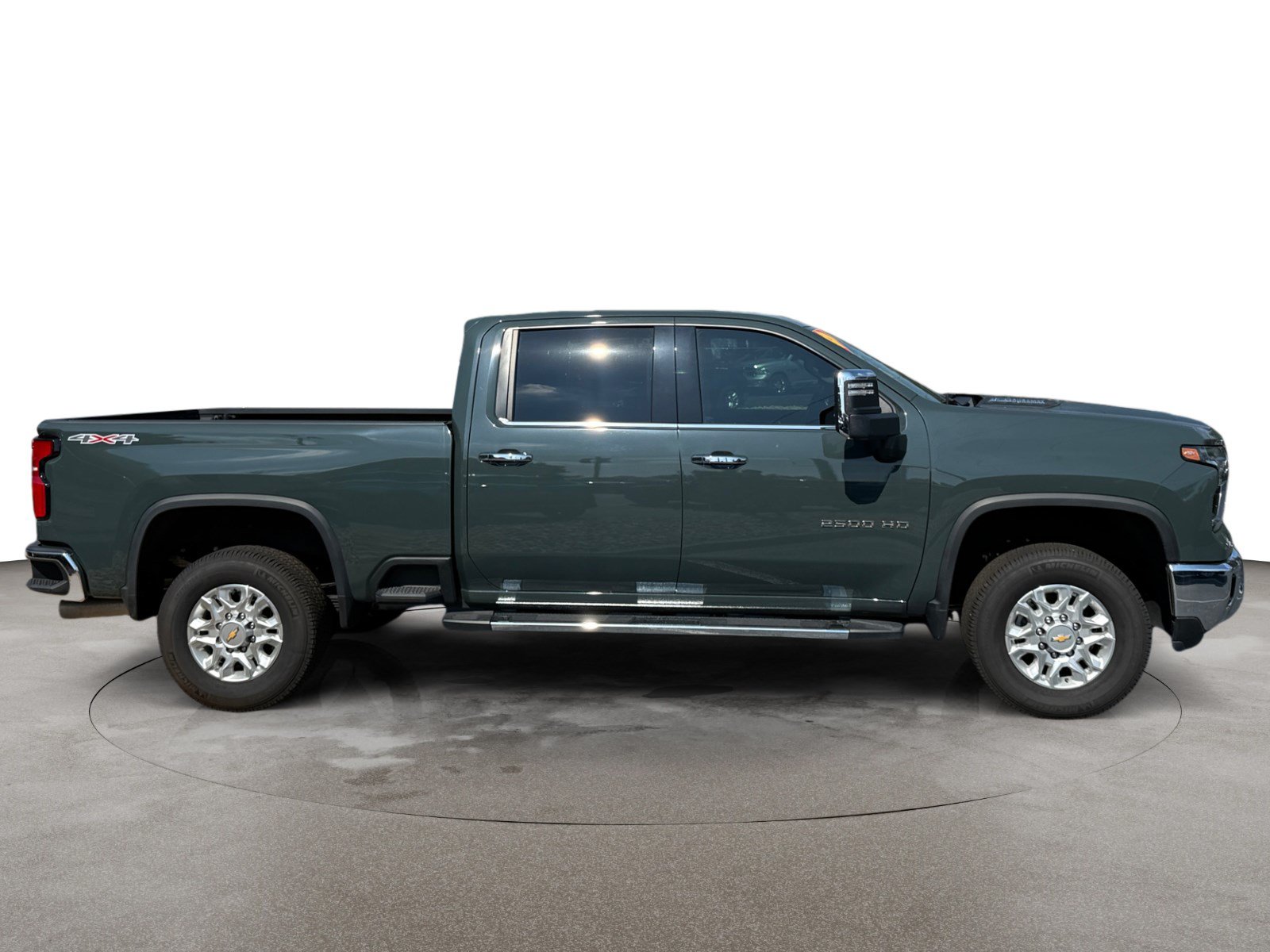 Used 2025 Chevrolet Silverado 2500 LTZ w/ LTZ Convenience Package AWD/4WD image 4