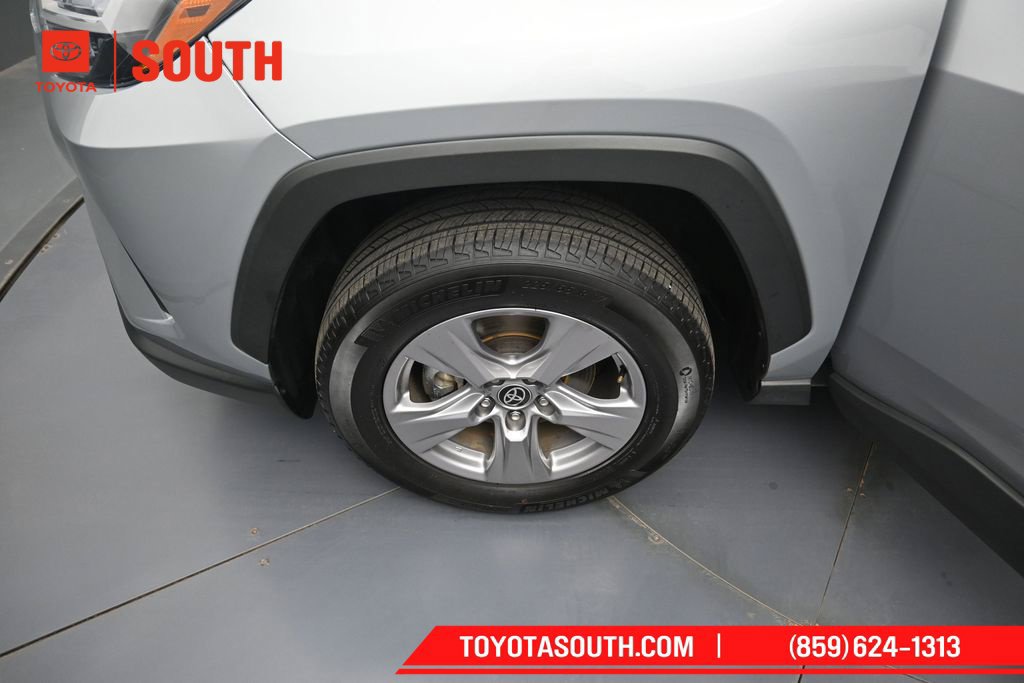 Used 2025 Toyota RAV4 XLE AWD/4WD image 34