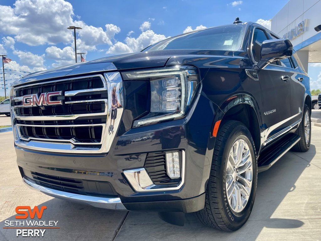 Used 2023 GMC Yukon SLT w/ SLT Luxury Package image 9