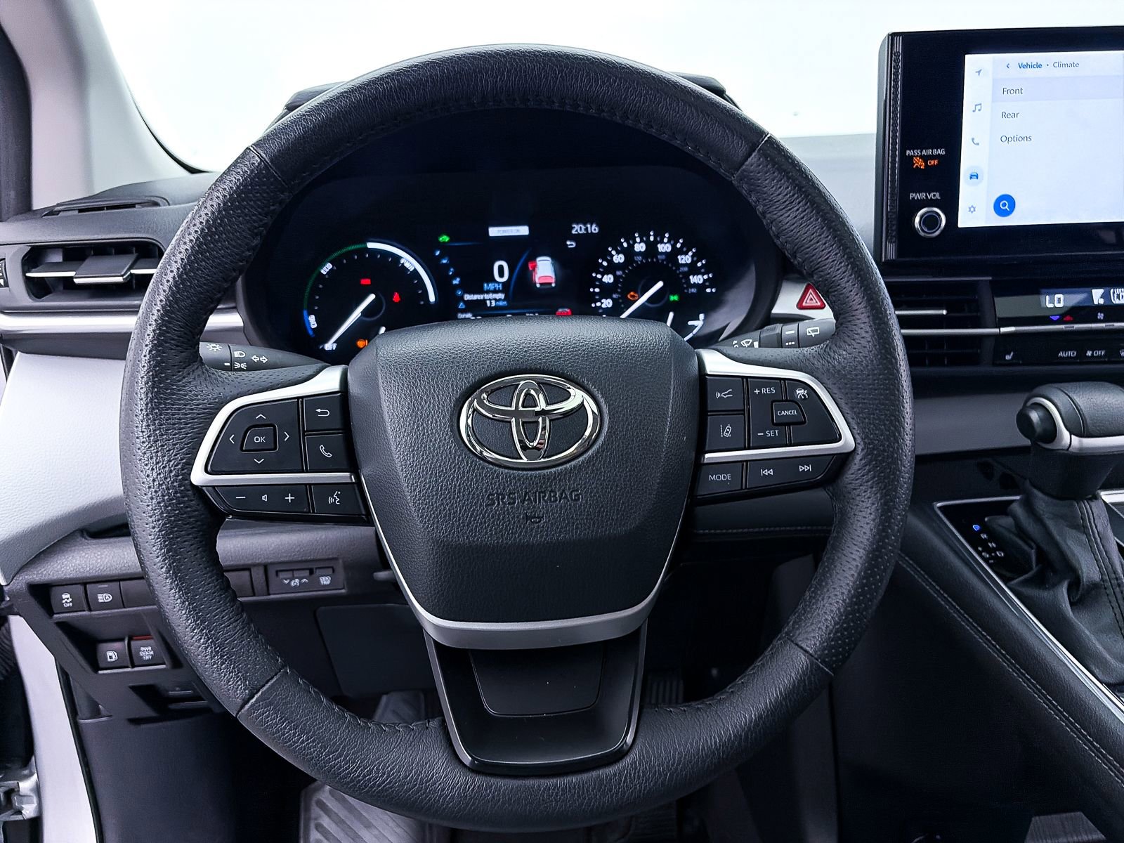 Used 2025 Toyota Sienna XLE FWD image 33