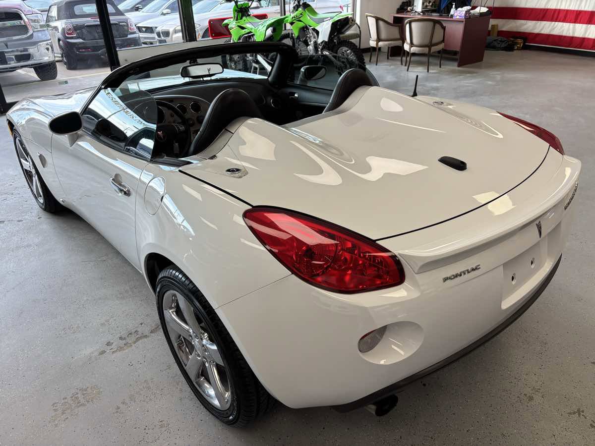 Used 2009 Pontiac Solstice GXP w/ Premium Package image 22