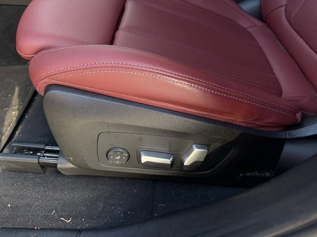 Used 2023 BMW X4 xDrive30i w/ M Sport Package image 11