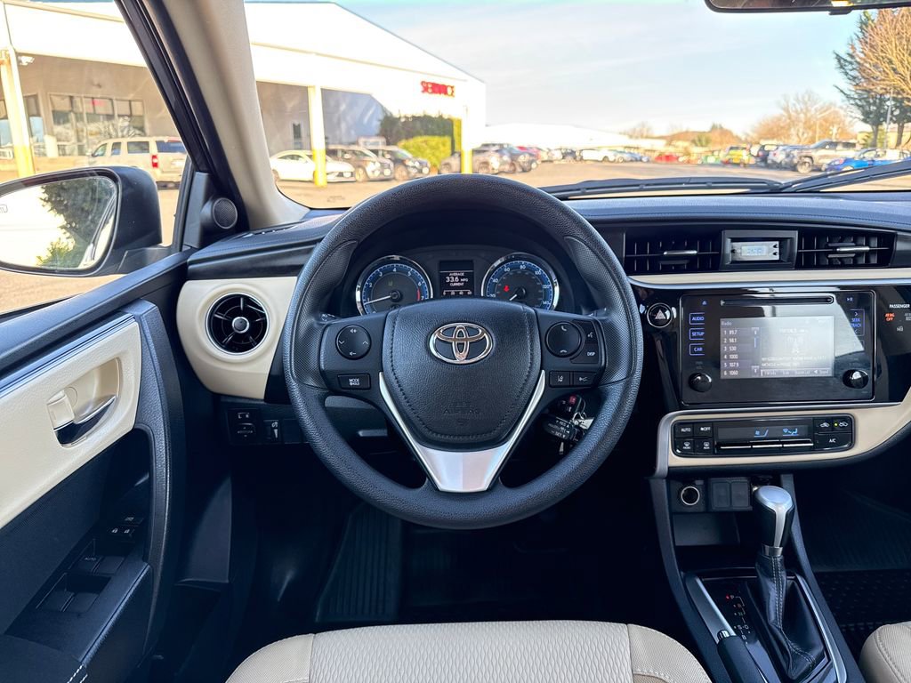 Used 2017 Toyota Corolla LE image 23