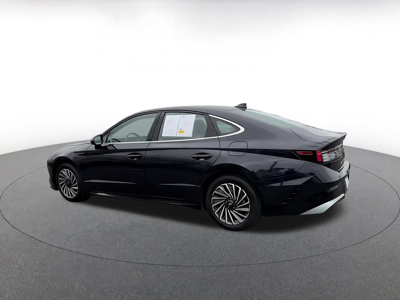 Used 2025 Hyundai Sonata SEL FWD image 11