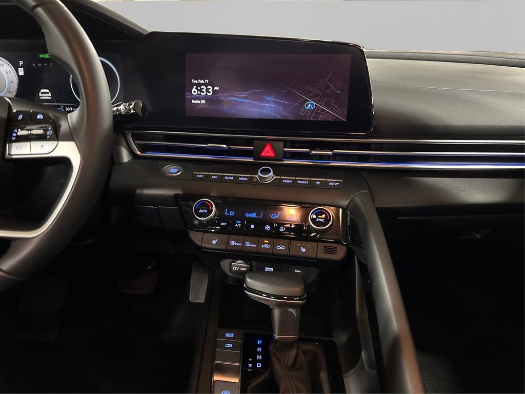 Used 2024 Hyundai Elantra SEL w/ Convenience Package image 19