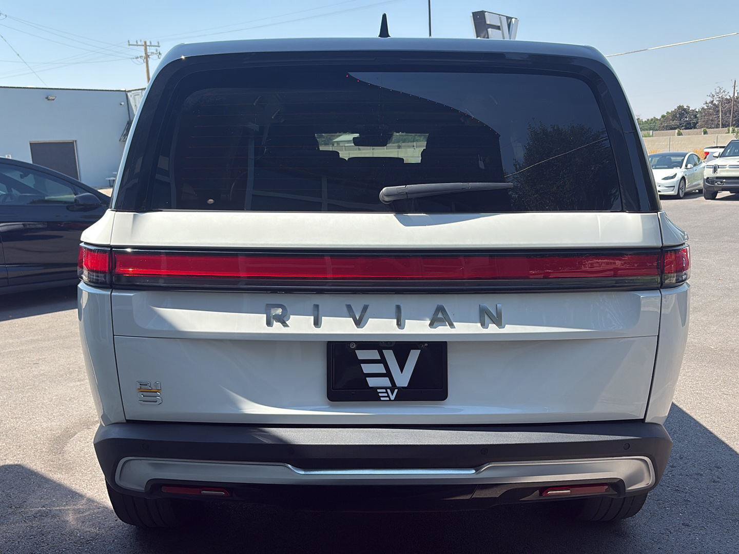 Used 2024 Rivian R1S Adventure AWD/4WD image 7