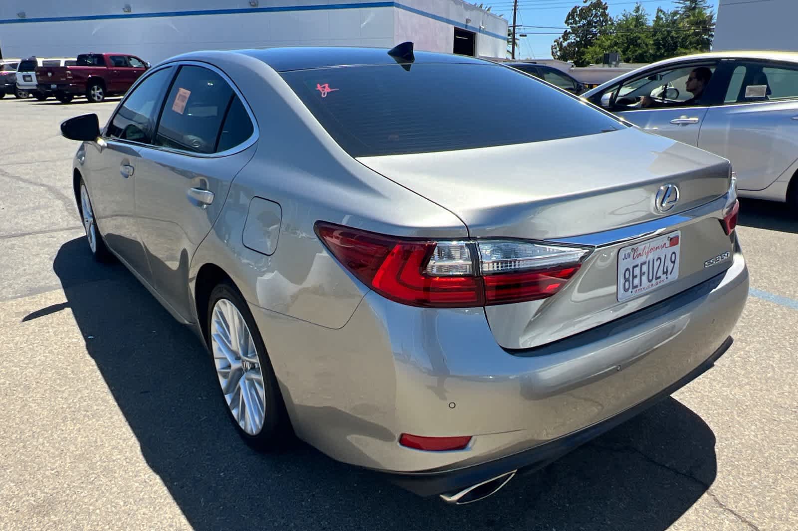 Used 2018 Lexus ES 350 w/ Luxury Package w/Wood Trim FWD image 6