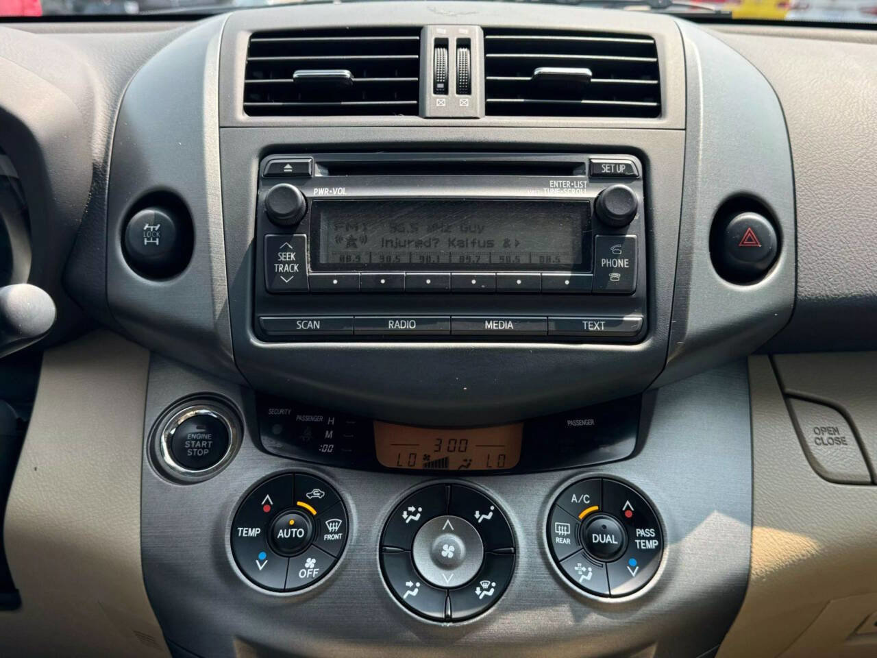 Used 2012 Toyota RAV4 Limited image 21