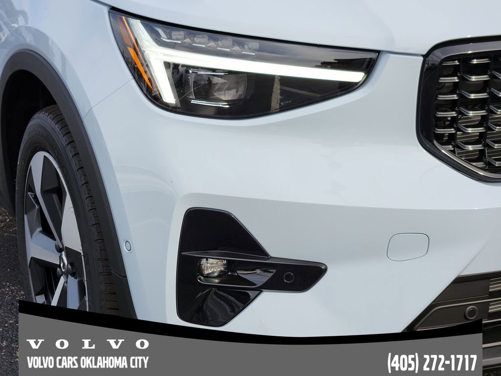 New 2026 Volvo XC40 B5 Plus w/ Protection Package Premier image 7