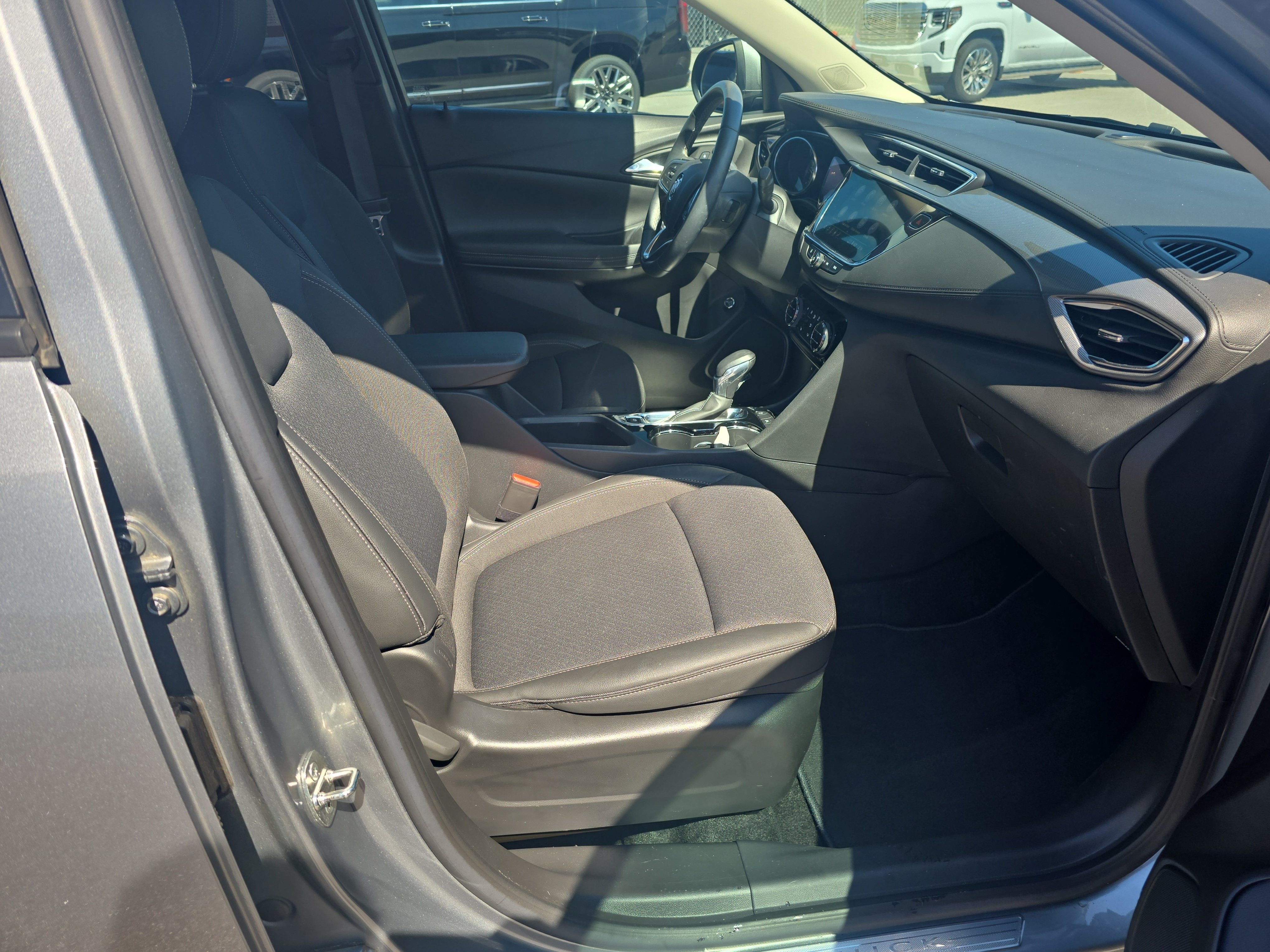 Used 2023 Buick Encore GX Select w/ Sport Touring Package FWD image 10