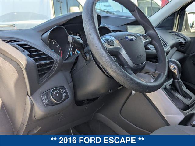 Used 2016 Ford Escape SE w/ Equipment Group 201A FWD image 12