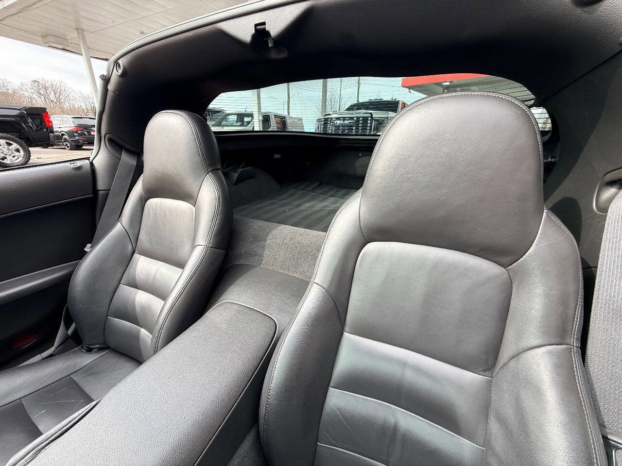 Used 2006 Chevrolet Corvette Coupe w/ Performance Package image 30