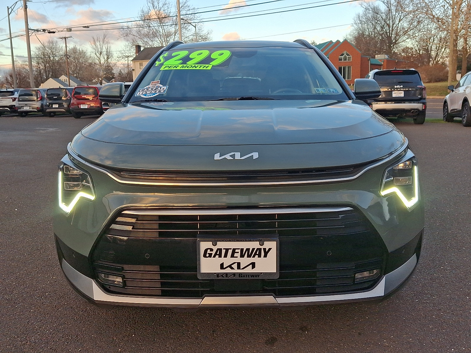 Certified 2023 Kia Niro SX Touring image 2