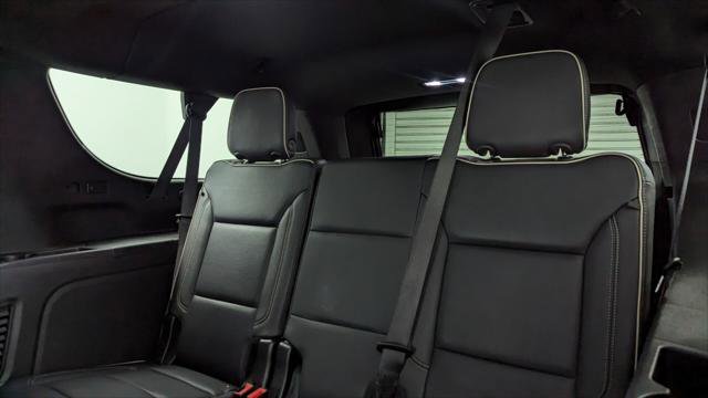 Used 2023 Chevrolet Suburban Premier image 17