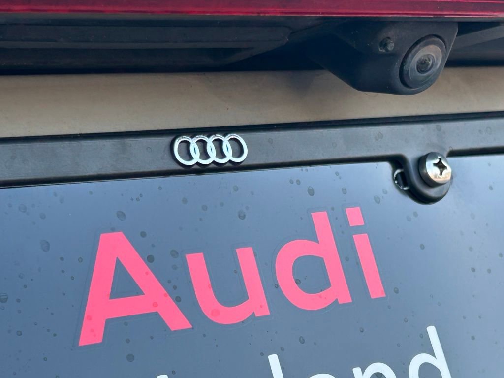 Used 2022 Audi e-tron Premium Plus w/ Premium Plus Package image 77