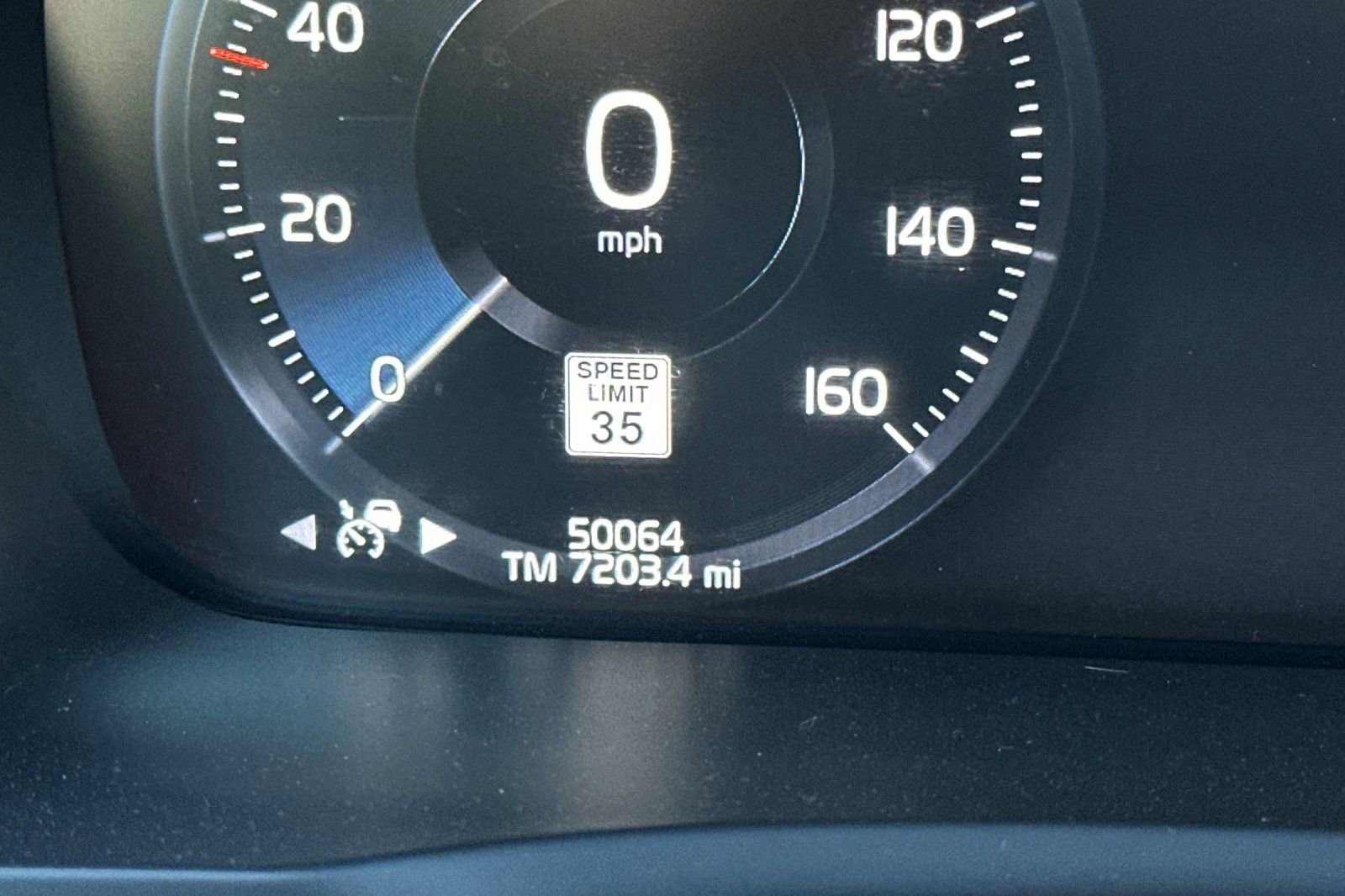 Used 2022 Volvo XC90 T8 R-Design w/ Advanced Package image 29