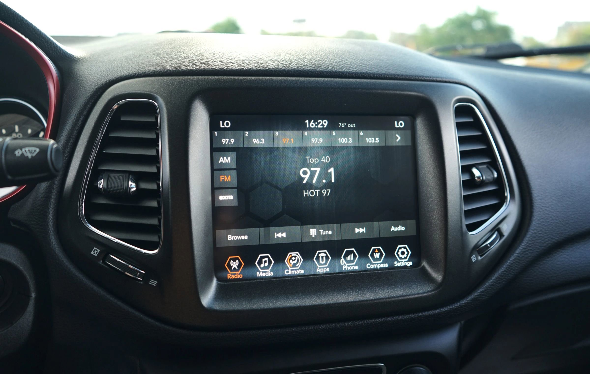 Used 2018 Jeep Compass Trailhawk image 21