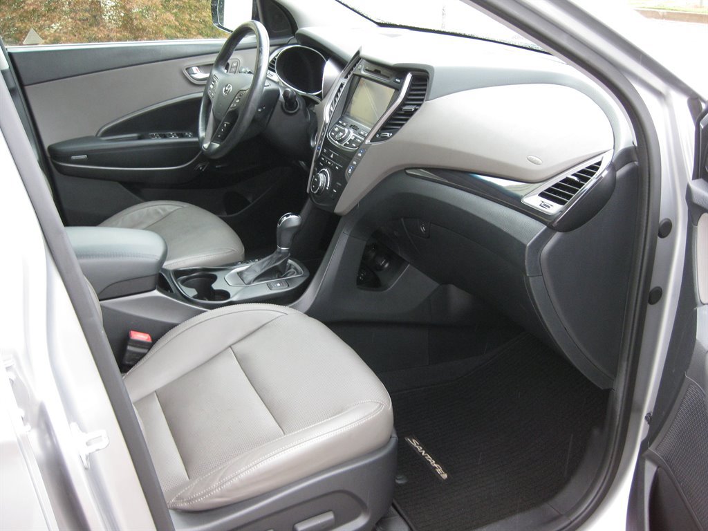 Used 2015 Hyundai Santa Fe GLS w/ Option Group 03 FWD image 39