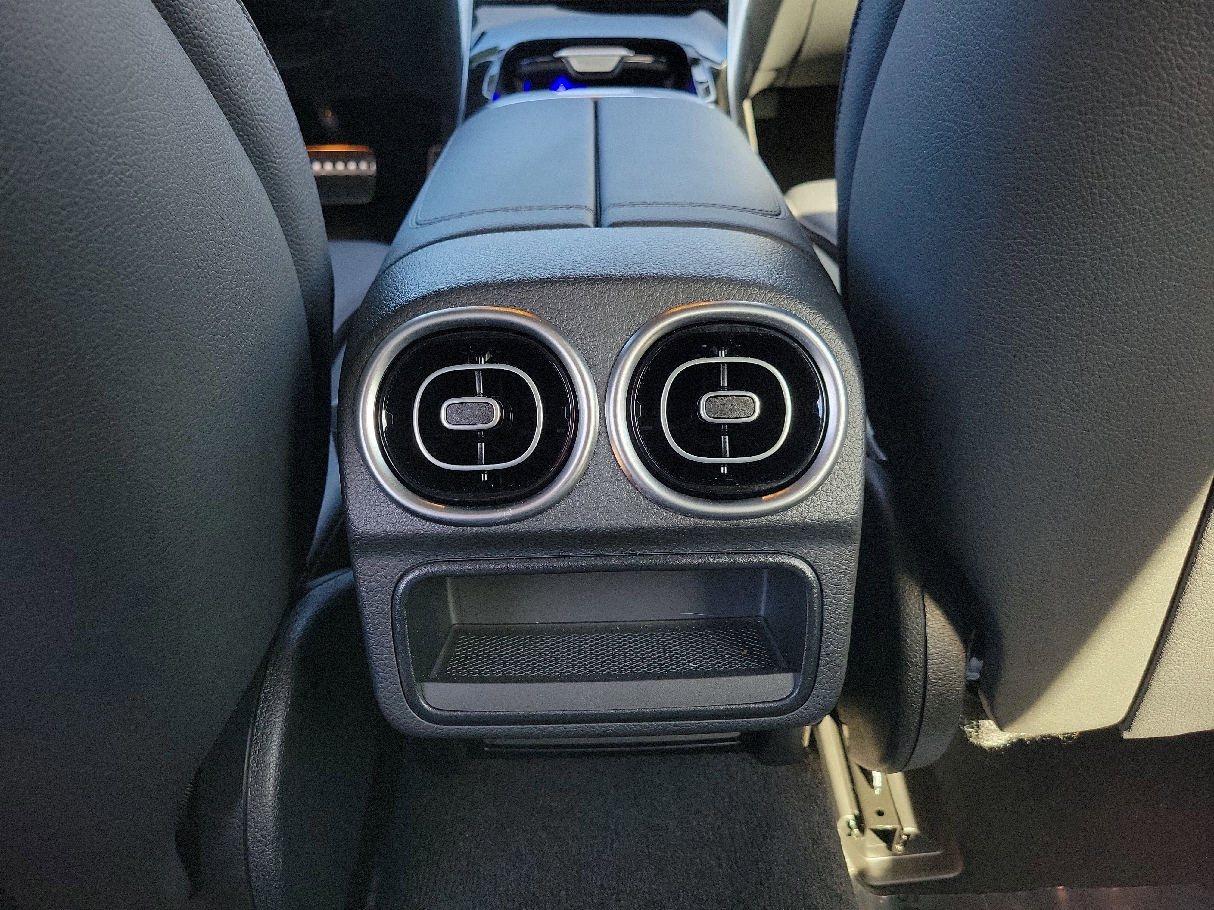 Used 2025 Mercedes-Benz C 300 Sedan image 24