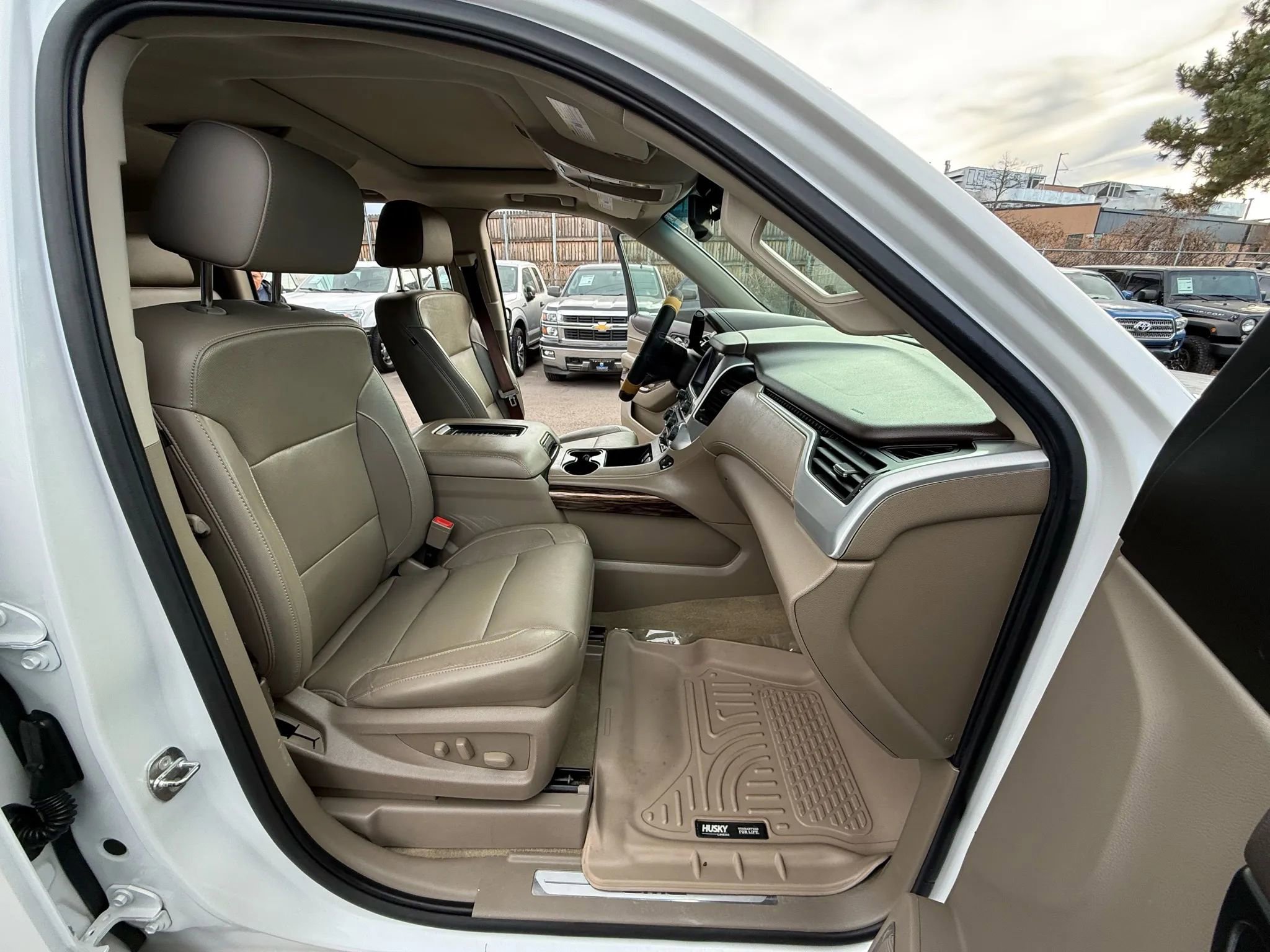 Used 2017 GMC Yukon XL SLT w/ Open Road Package image 40