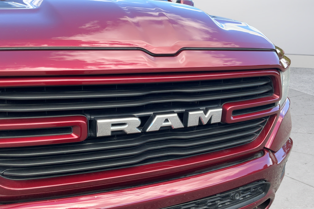 Used 2022 RAM 1500 Laramie w/ Sport Appearance Package AWD/4WD image 31