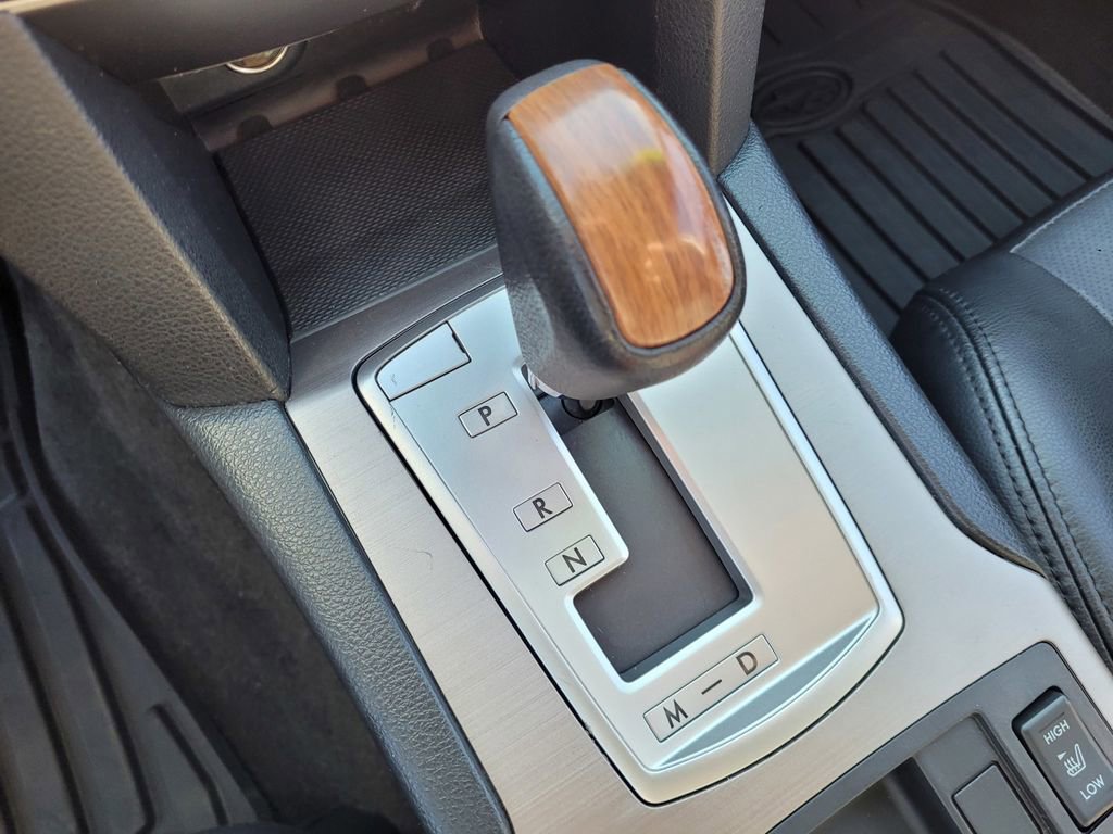 Used 2013 Subaru Outback 2.5i Limited image 16