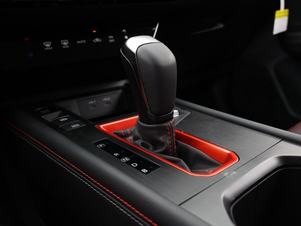New 2026 Nissan Kicks SR FWD image 31