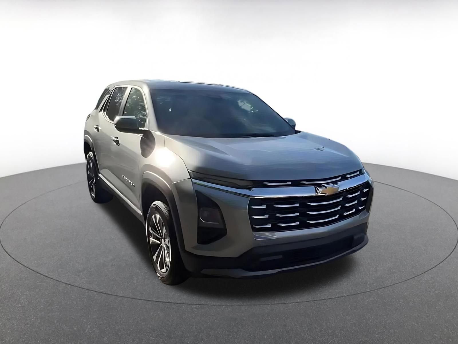 Used 2025 Chevrolet Equinox LT FWD image 3