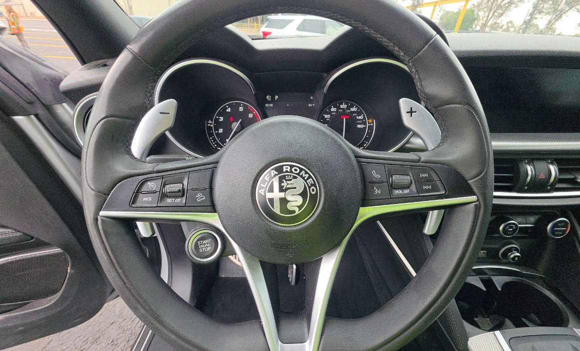 Used 2019 Alfa Romeo Stelvio Ti Sport w/ Quick Order Package 22S Sport AWD/4WD image 8
