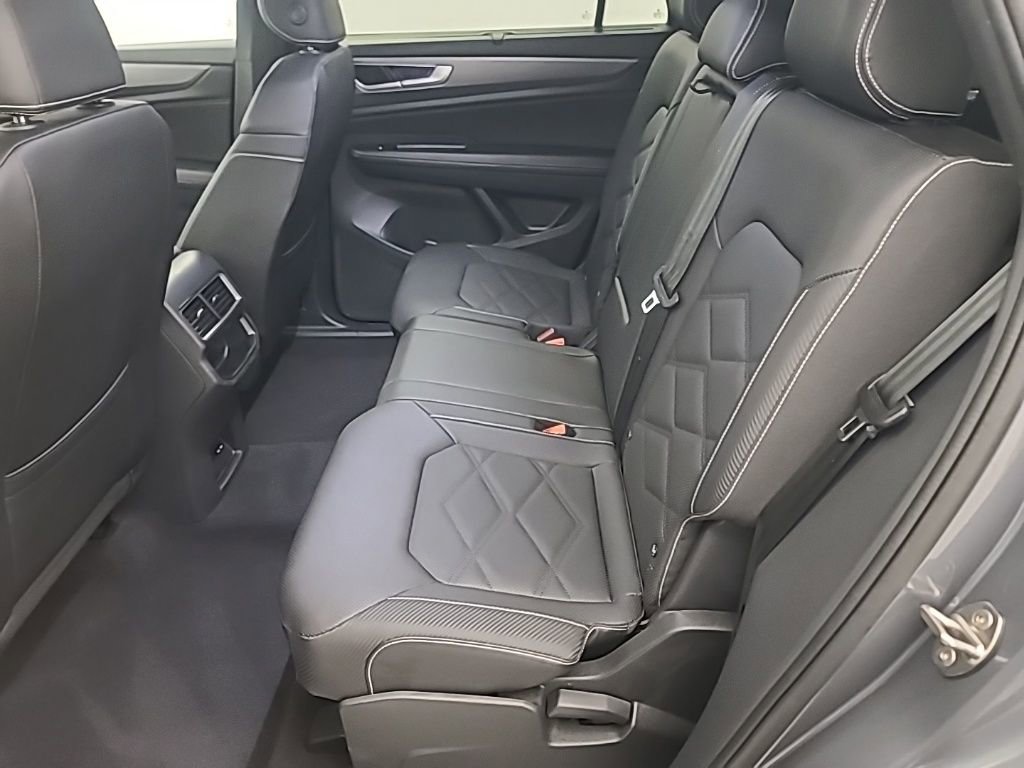 Used 2025 Volkswagen Atlas Cross Sport SE image 21