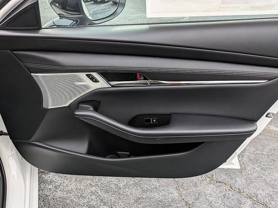 New 2026 MAZDA MAZDA3 Hatchback w/Premium Plus Pkg image 31