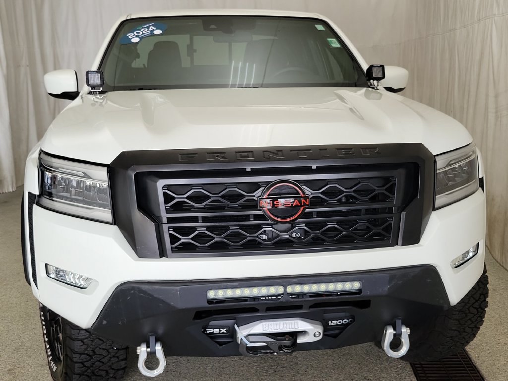 Used 2024 Nissan Frontier PRO-4X w/ Off-Road Protection Package AWD/4WD image 3