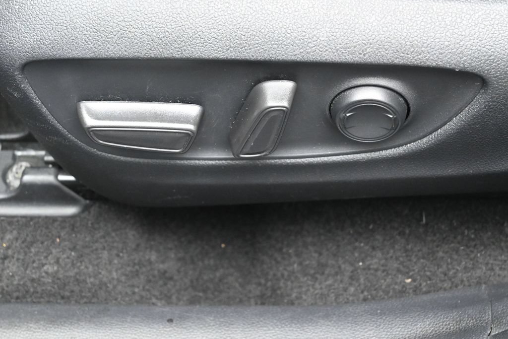 Used 2021 Toyota RAV4 XLE AWD/4WD image 10