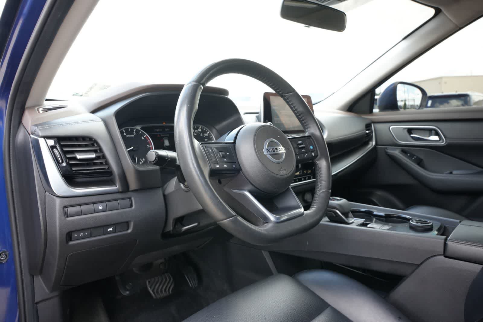 Used 2021 Nissan Rogue SV w/ Premium Package AWD/4WD image 15