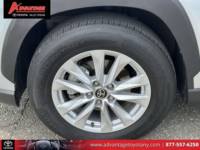 Used 2023 Toyota Corolla Cross LE AWD/4WD image 13