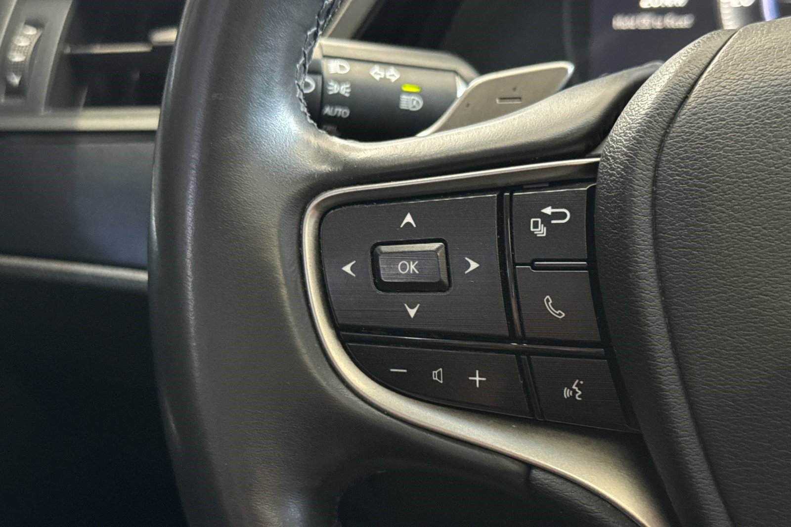 Used 2024 Lexus ES 350 w/ Accessory Package (Z1) FWD image 29