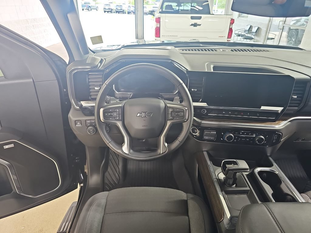 Certified 2026 Chevrolet Silverado 1500 RST AWD/4WD image 19