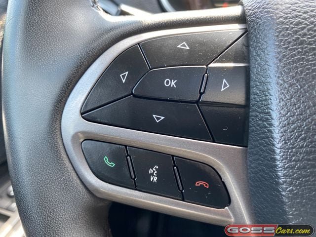 Used 2022 Jeep Cherokee Limited w/ Mopar Interior Package AWD/4WD image 20