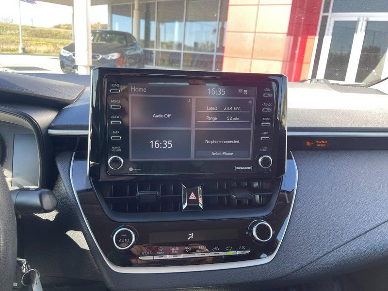 Used 2021 Toyota Corolla LE image 21