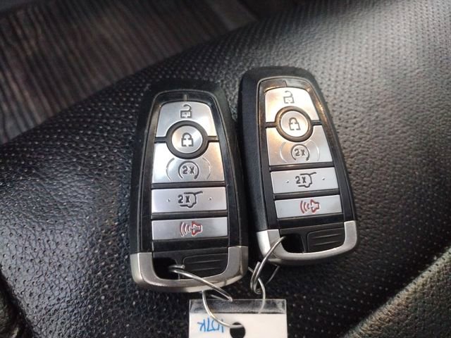 Used 2020 Ford Expedition XLT w/ Equipment Group 202A AWD/4WD image 34