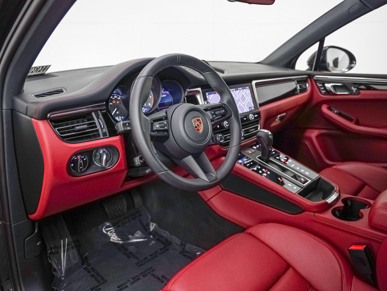 Used 2025 Porsche Macan S image 4