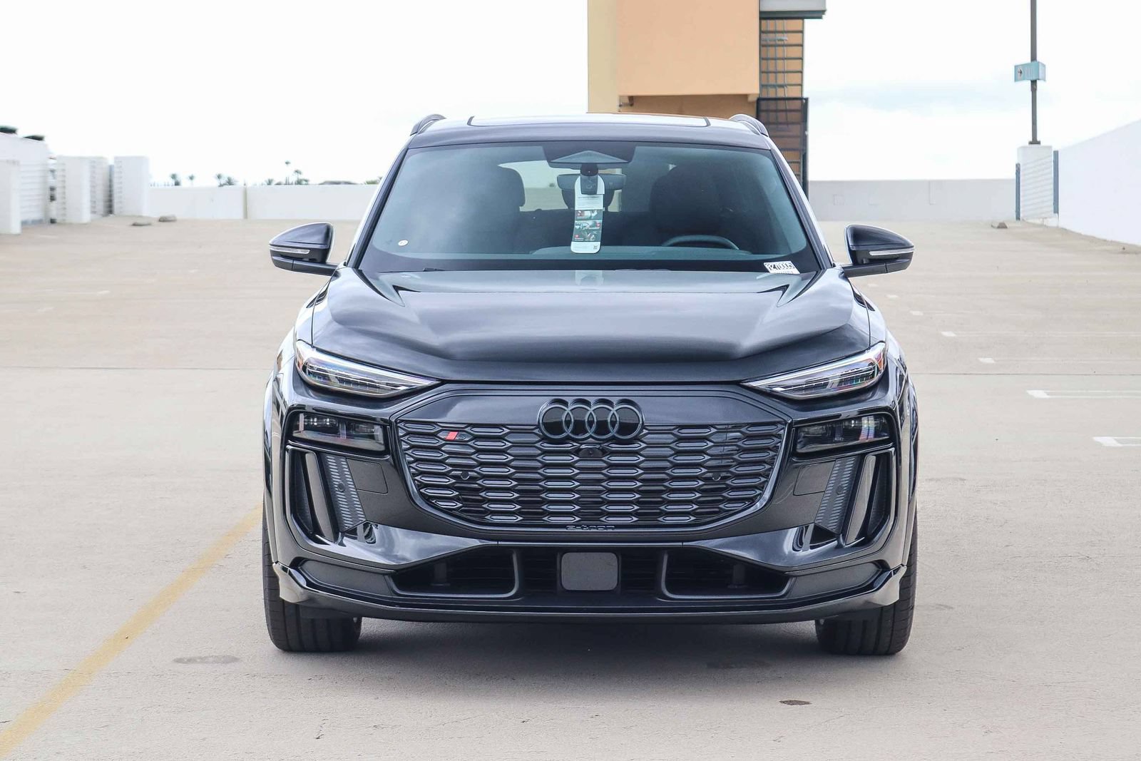 New 2027 Audi SQ6 e-tron Prestige AWD/4WD image 2