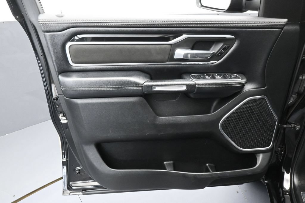 Used 2020 RAM 1500 Laramie w/ Sport Appearance Package AWD/4WD image 13