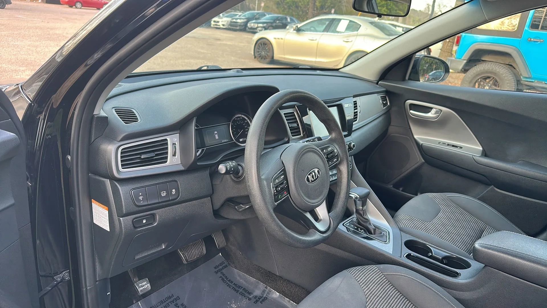 Used 2019 Kia Niro LX image 12
